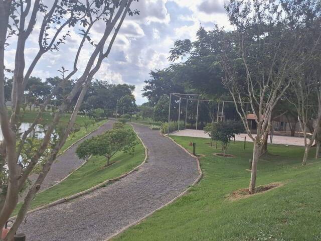 Venda em Village Manacá - Cesário Lange